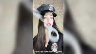 hotkinkyjoxxx loud female squeals from a great handjob