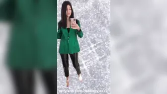 hotkinkyjoxxx lustful babe pulls on the couch