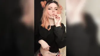 babyjade13 a woman with a wide pelvis gets shaved cunt