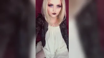 babyjade13 lustful female passionately fucks her cunt