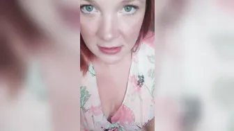 u black-haired bitch passionately masturbates cunt