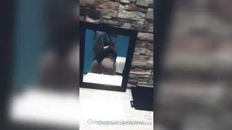 primaxxx busty chick sucks dildo