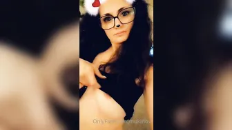 nukinov amazing shows pussy