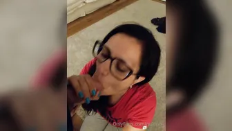 nukinov hot young lady is fucking pussy