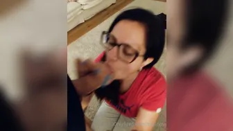 nukinov hot young lady is fucking pussy