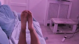 bethundressed gorgeous bitch strips and jerks off