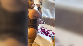 zmeenaorrxclusive Sexy chick