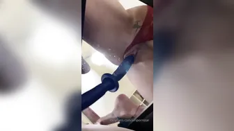 siripornstar seductive pussy shoves balls in the anus