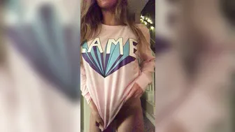 xnicoleanistonx naughty bitch shows pussy