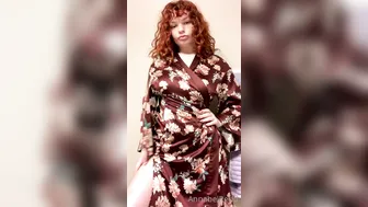 annabel busty  girl  jerks her pussy and squirts