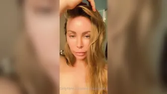xnicoleanistonx having fun with a toy