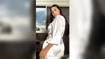 rubymore beautiful vigorously fingering pussy