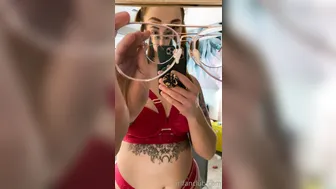 siripornstar thick blonde body masturbates pussy