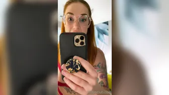 siripornstar thick blonde body masturbates pussy