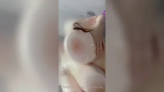 lucylaistner dark haired babe digging with sex machine