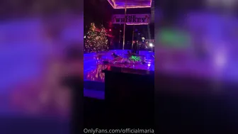 officialmariajade Busty courtesan