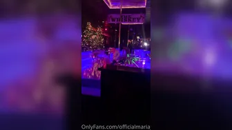 officialmariajade Busty courtesan