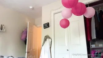 leahwintersxoxo blonde slut fucks pussy with phallus