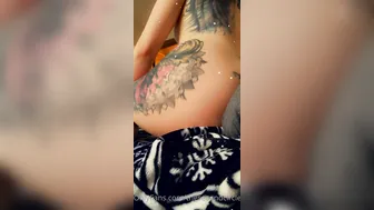 lil gorgeous busty pussy masturbates
