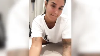 priya y Black-haired curva
