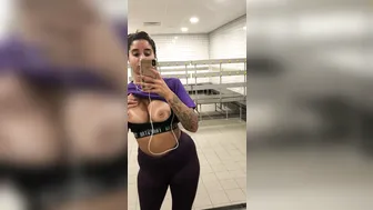 priya y jumps on a toy and cums