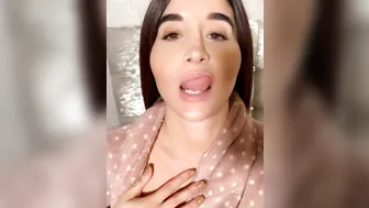 priya y busty latina massages nipples