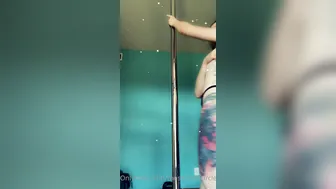 lil red-haired slut strips and pussy pulls