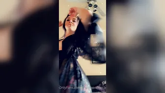 lil Showy chick