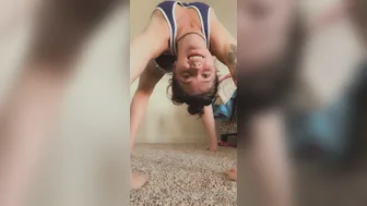 leahwintersxoxo busty confused girl gets naked and jerks off