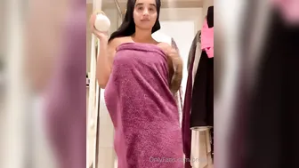 priya y sweet chick masturbates with sex toys