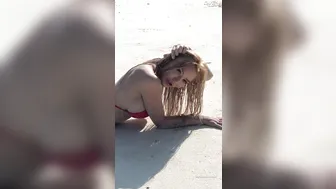 o92oo wonderful chick rides a sex car