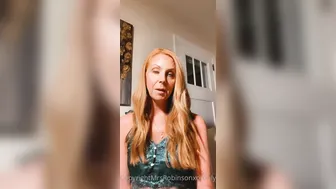 mrsrobinsonxo sexy lady caresses pussy