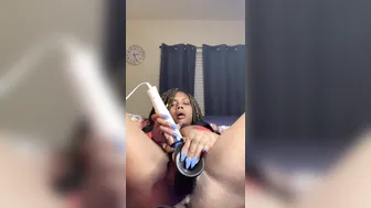 moniquebrownie shrew harlot fucks with a vibrator