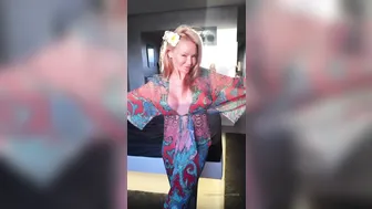 o92oo elegant confused caresses juicy pussy