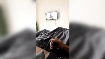 niiathefreak wonderful woman gently pulls pussy