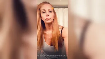 mrsrobinsonxo busty woman mandrids cap