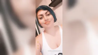 mistressvixenn desired woman fucks herself with fingers