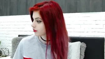 kimmyrain Gorgeous lady caresses pussy