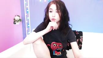 maria398m Wonderful bitch shows off her delicious body.