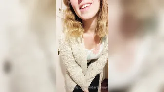 lindarainbow flexible chick heartily exercises its holes