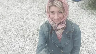 katy black-haired confused - having fun in fries