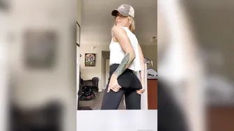 kaylynnkay wonderful quinit pushes fingers