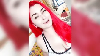 mamaplugs Wicked chick sucks off a fat dick