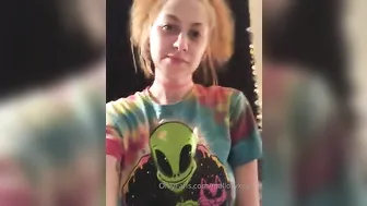 mallorykoxx busty blonde shows off snatch