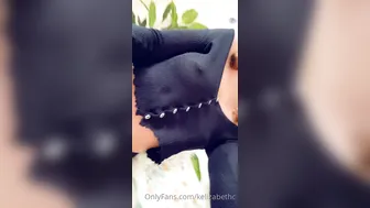 hempresskc appetizing pussy posing in some stockings