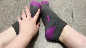 empresselliee shy slut with a nice ass fucks pussy