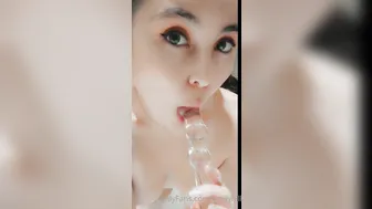 emilyhill a test lady fucks sex toy