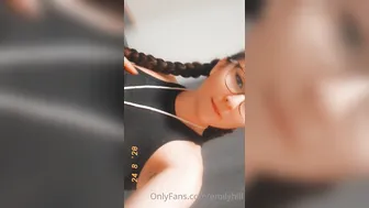 emilyhill spicy chick exposes sexy body