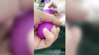 lil cute babe jerks off with sex toys