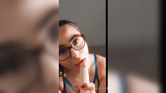 emilyhill busty  cam girl  undresses and caresses her pussy